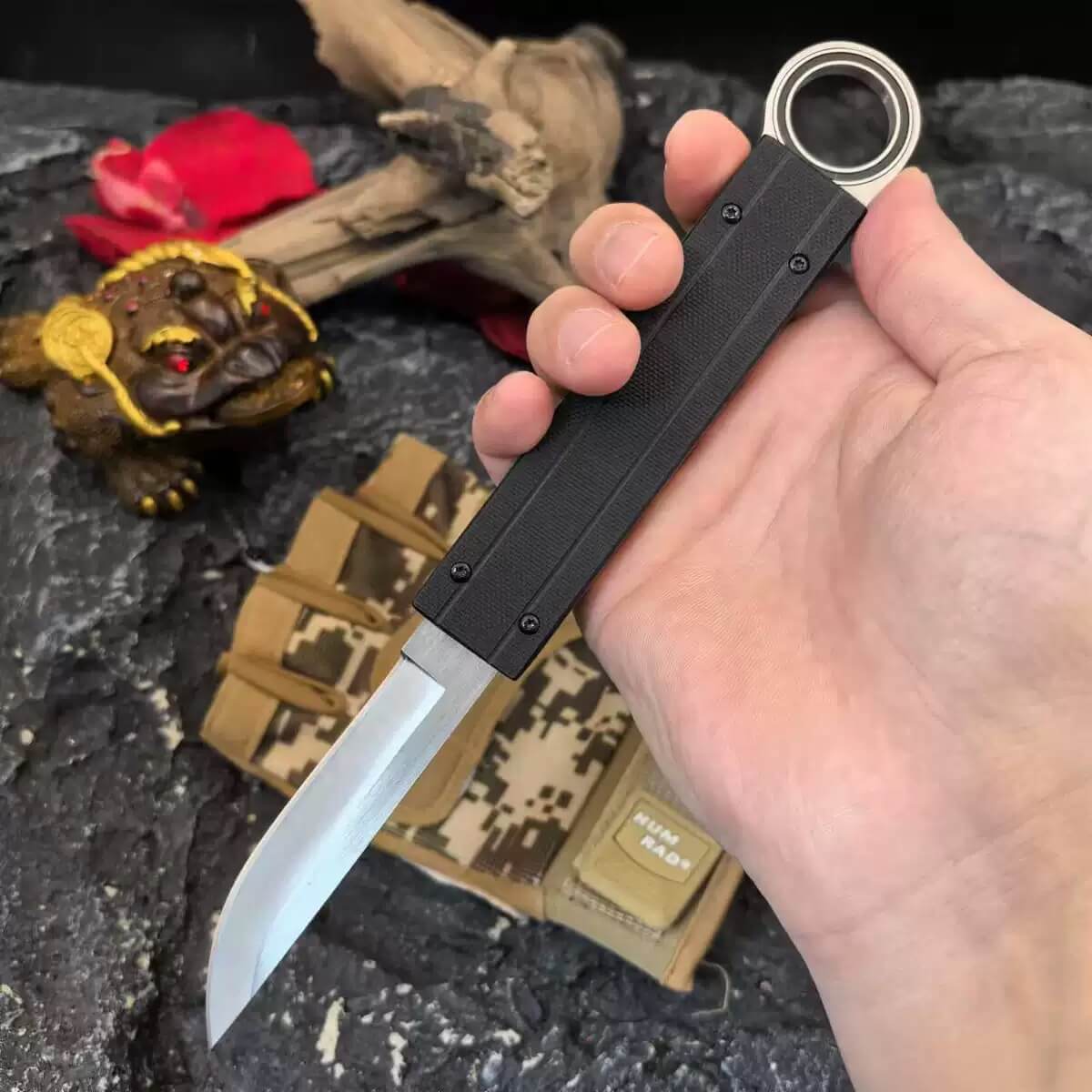 Outdoor sharp folding knife, portable Gravity knife