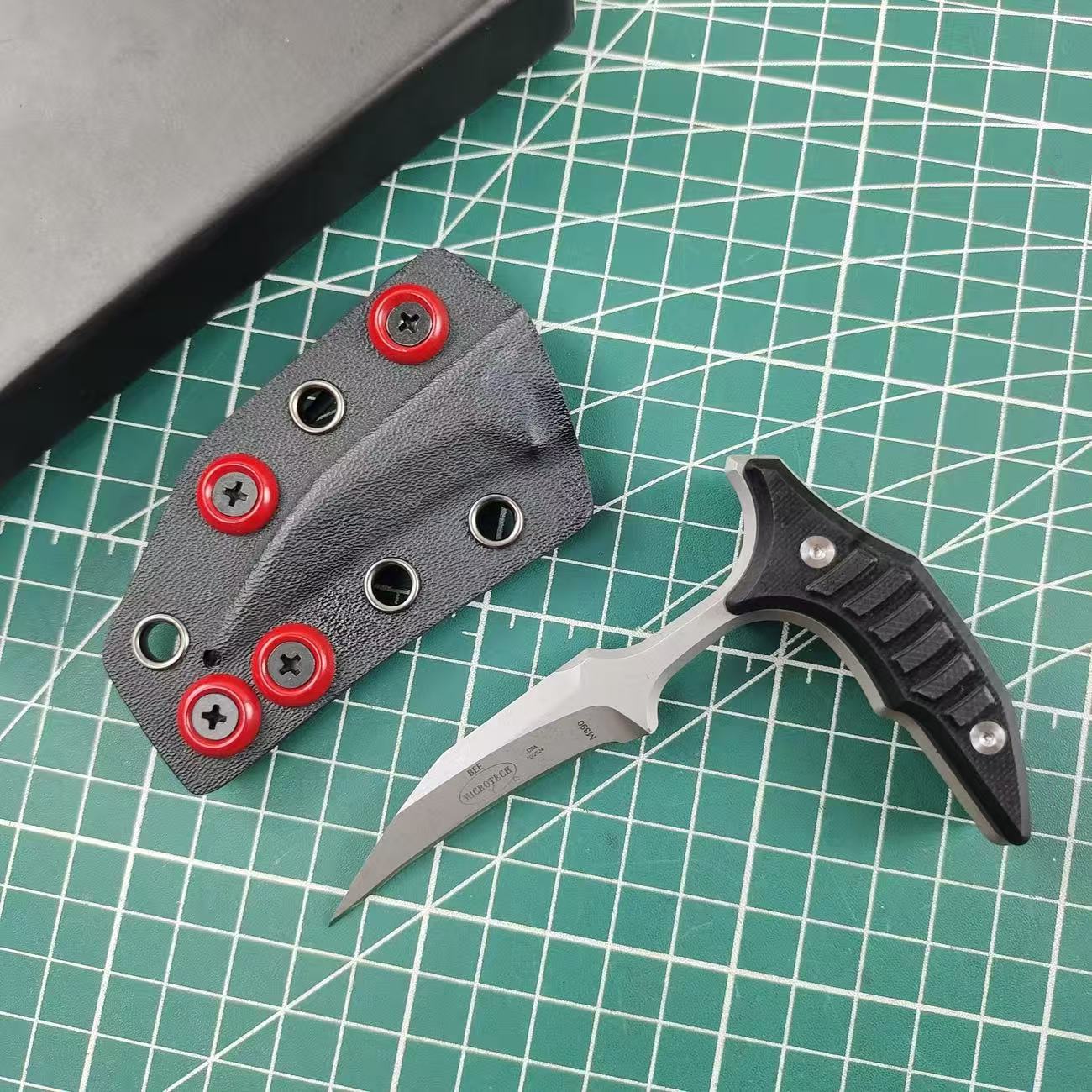 MT Double bee shaped push type dagger serrated DLC blade-GS128